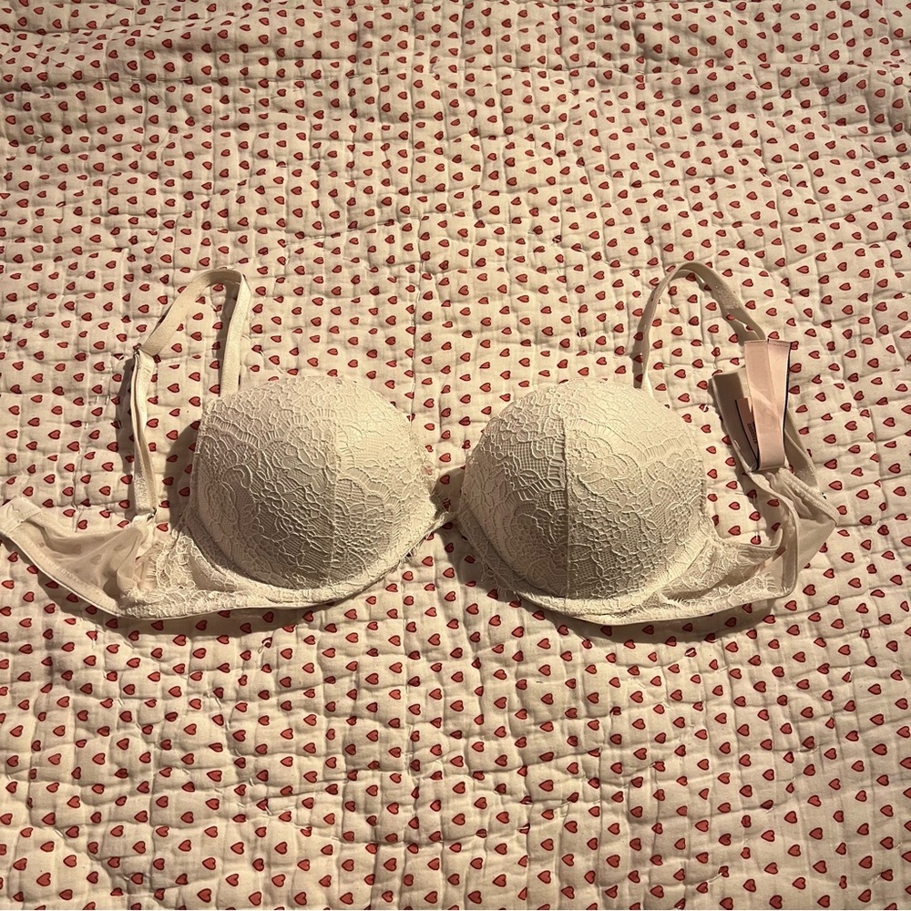Victoria’s Secret White Lace Push Up Bra